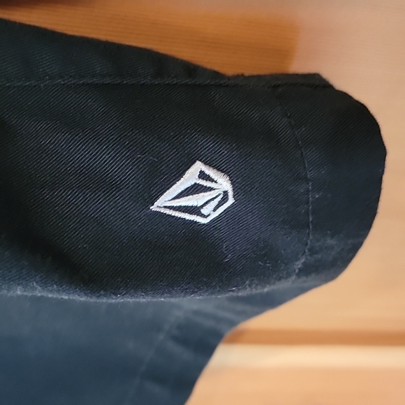 Volcom Shorts - Picture 3 of 4